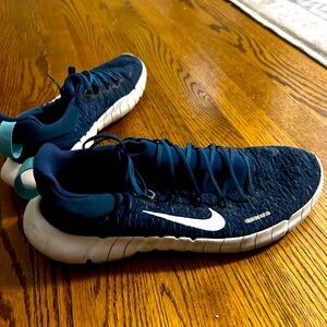 Men’s Nike free runs